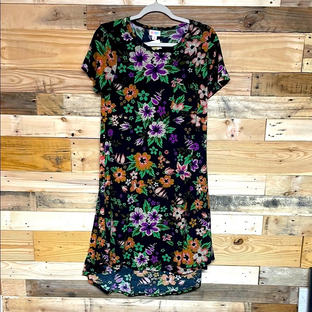 LulaRoe size XS Color Floral Black Carly High-low Short Sleeve Dress with pocket